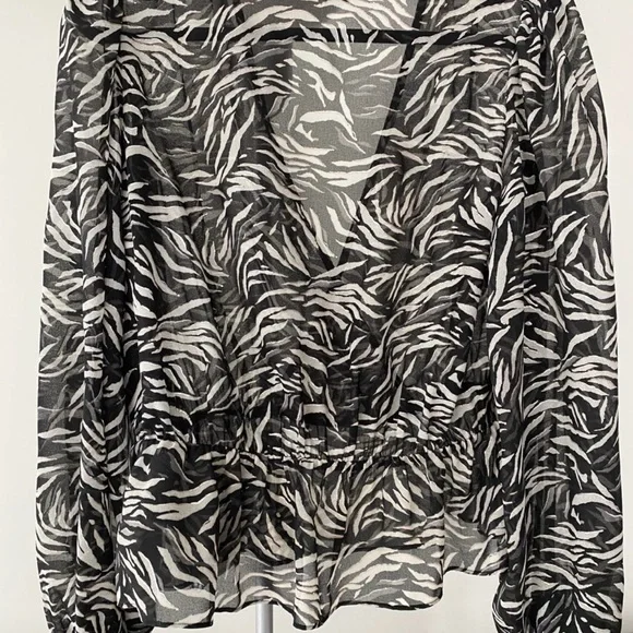 Mesh printed blouse - Picture 2 of 2